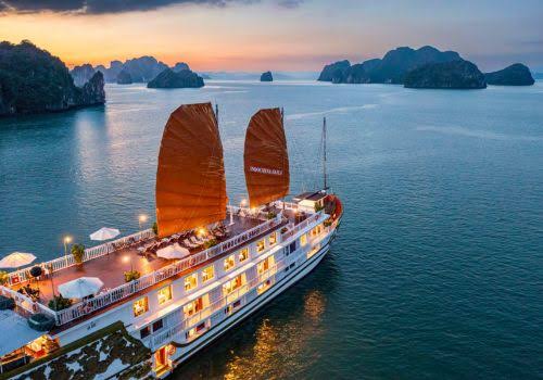 Junk Boat  4★ | Halong Bay, Vietnam